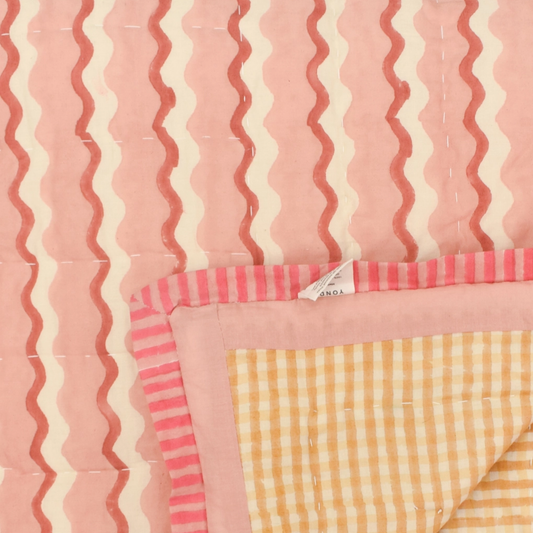 Wiggle Bedspread, Pink